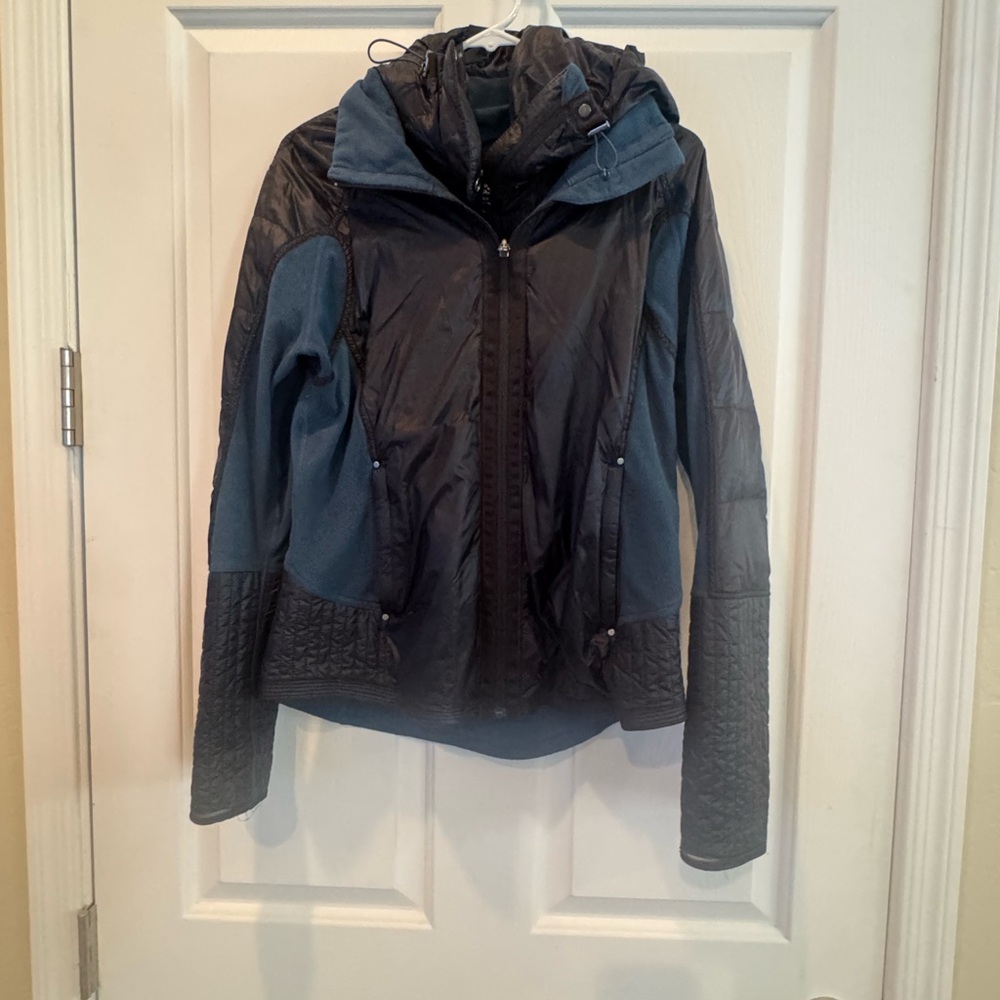 Lululemon Bundle Up Jacket Winter Running Run Coat Alberta Lake Black Size 8